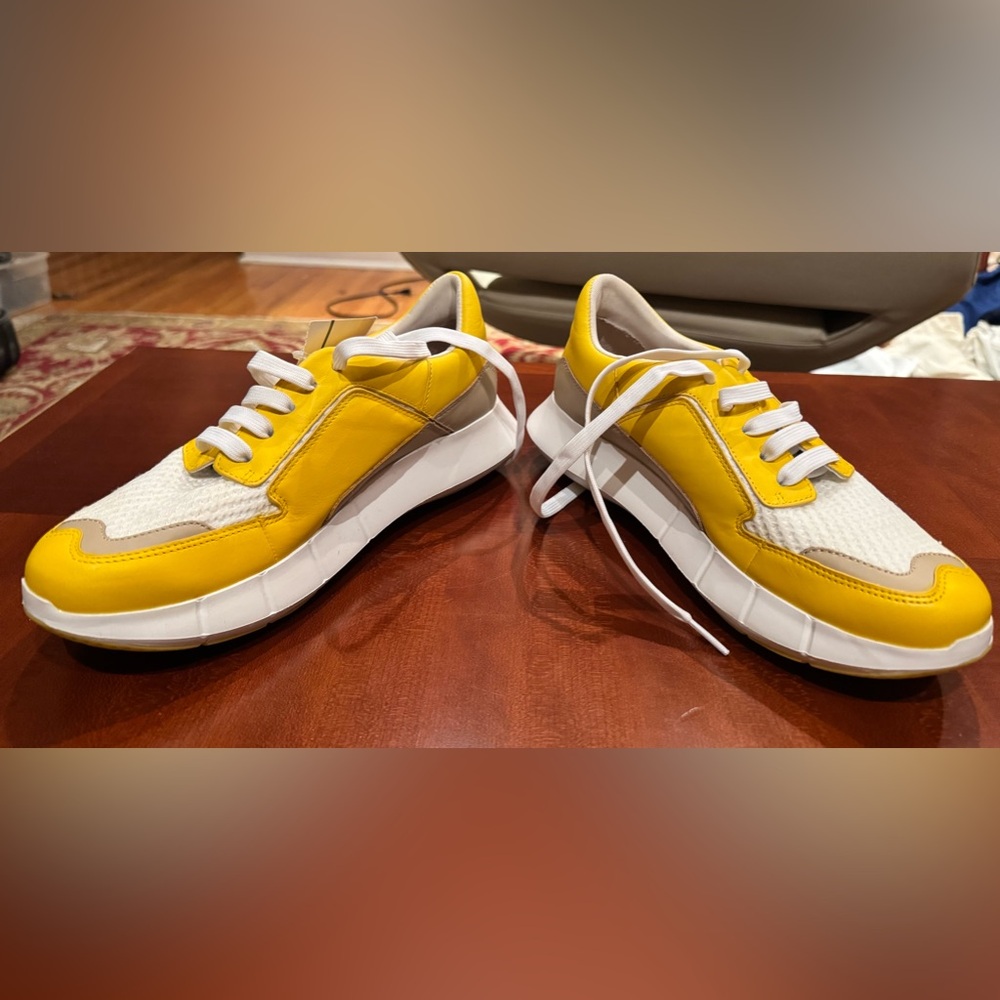 NWT Robert Clergerie PARIS luxurious leather calfskin sneakers. Size:38